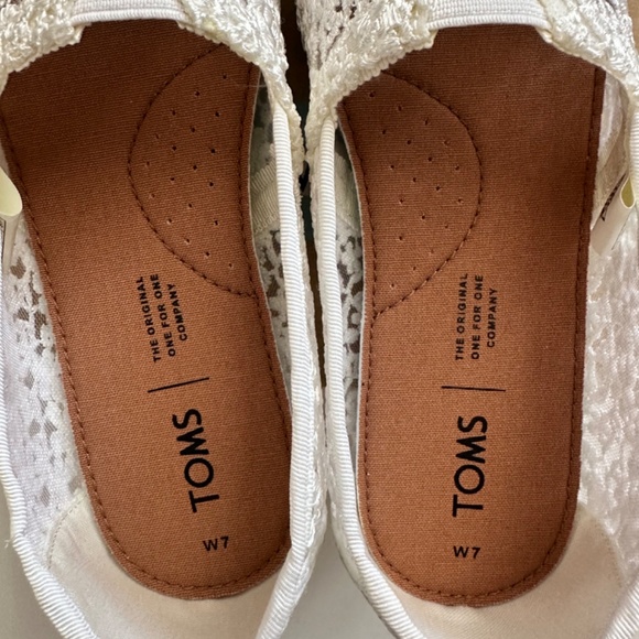 Toms Wedding Bridal Mini Floral Lace White Slip-on Flats - Picture 5 of 7